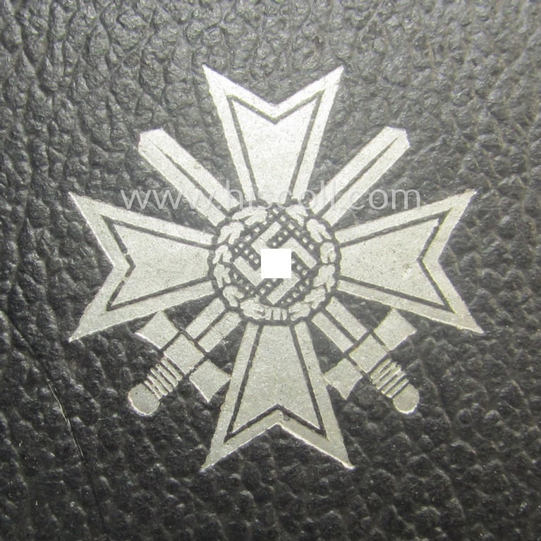 Very attractive - albeit empty! - luxuriously-styled- and clearly maker- ie. 'Klein & Quenzer AG'-marked etui for a: 'KvK 1. Klasse mit Schwn.'