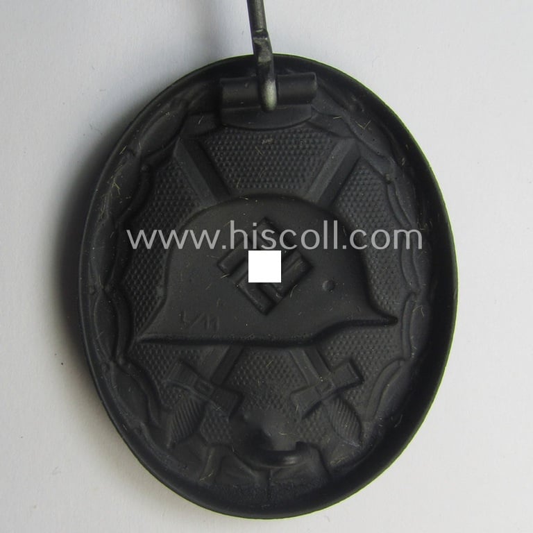 'Verwundeten-Abzeichen in Schwarz' being a maker- (ie. 'L/11'-) marked example by the company: 'Wilhelm Deumer' and that came stored in its typical, blue-toned 'LDO'-type etui (ie. two-pieced-box)