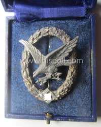 WH (LW) 'Fliegerschützen-Abzeichen mit Blitzbündel' being a maker-...