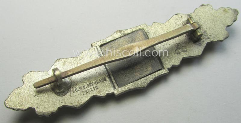 'Nahkampfspange in Silber' being a maker- (ie. 'FLL'-) marked so-called: '3rd pattern'-specimen that came in its (rare!) carton-based box