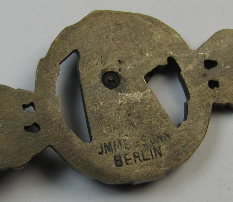 Stunning - and truly detailed! - silver-toned- and/or 'Buntmetall'-based,  WH (Luftwaffe) 'Frontflugspange für Aufklärer in Silber' being a clearly maker- (ie. 'Imme u. Sohn'-) marked example that comes in a wonderful condition