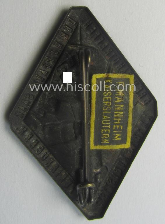 Silverish-bronze-toned, HJ (ie. 'Hitlerjugend') related 'tinnie' being a maker- (ie. 'F. Mannheim'-) marked example depicting a: 'HJ-Fahne' and text: 'Grenzlandtreffen der H.J. Pfalz-Saar - Zweibrücken am 12./13 Aug. 33'