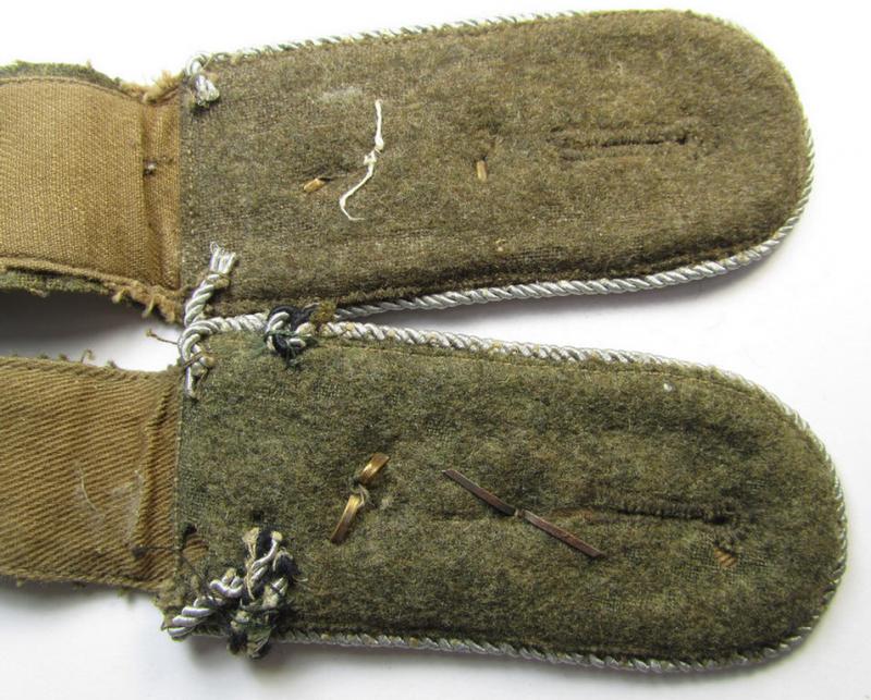 Attractive - albeit minimally mis-matched - pair of RAD (ie. 'Reichsarbeitsdienst') EM (ie. NCO-)type shoulderstraps (being of the third pattern as was used in the period between 1942-45) as was specifically intended for a: 'RAD-Hauptvormann'