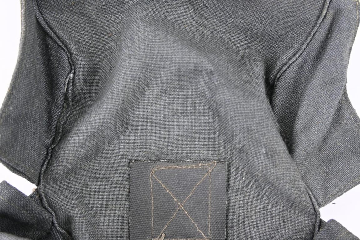 German WH M31 Gasmask Filter Pouch