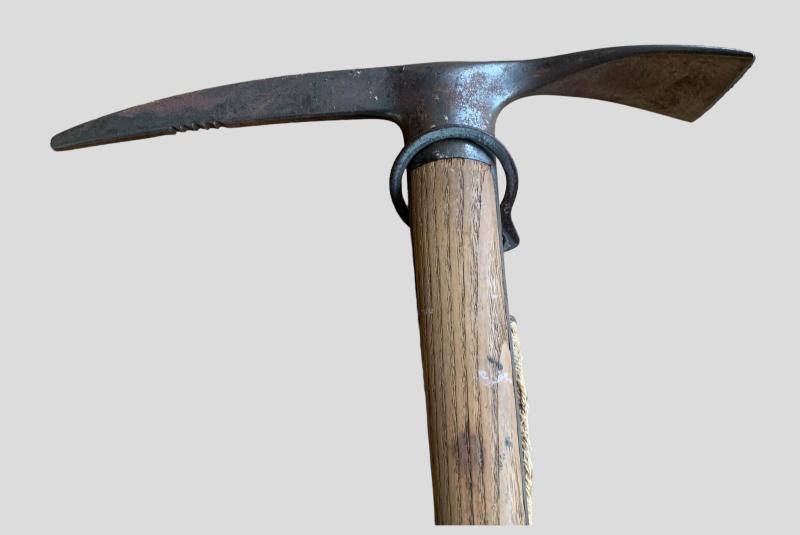 Gebirgsjäger Eispickel