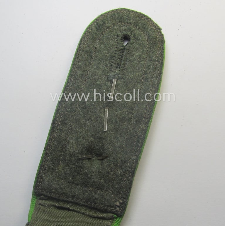 Single, WH (Heeres) early- (ie. mid-) war-period- (ie. 'M41- o. M43'-pattern) NCO-type shoulderstrap: 'Oberfwbl. der Panzer-Grenadier-Trpn.'