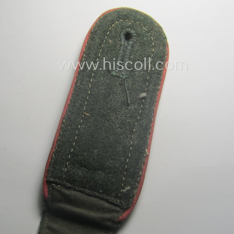 Single, WH (Heeres) 'M40 o. M43'-pattern, NCO-type shoulderstrap: 'Uffz. eines Pz- o. Panzerjäger-Abtlgs. o. Rgts.'