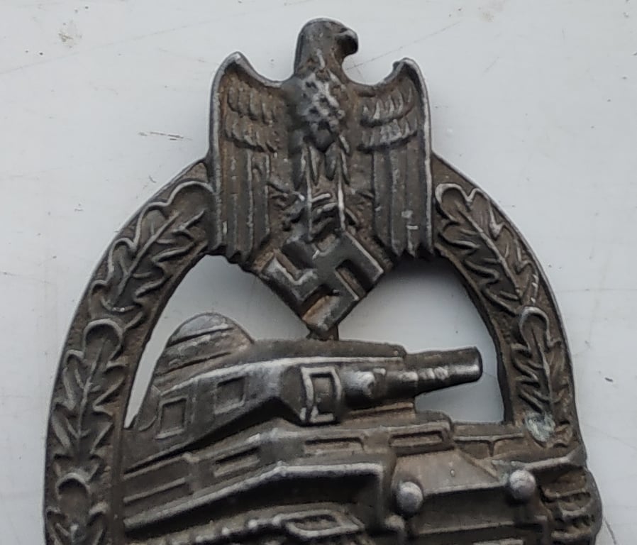 Original Panzer Assault Badge Bronze by Rudolf Karneth (Panzerkampfabzeichen in Bronze)