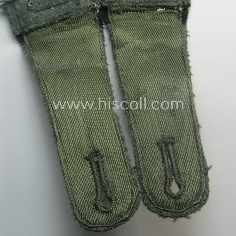 Pair of WH (Heeres), 'cyphered' 'M36'-pattern and/or pointed-styled (ie. generic-styled!) NCO-type shoulderstraps: 'Feldwebel u. Offz.-Anw. eines Kradschützen-Btls.' that comes with a period photo of the bearer