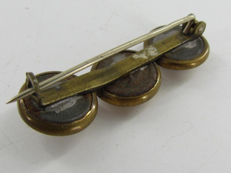 Kriegsmarine 3 x Small Buttons Broche