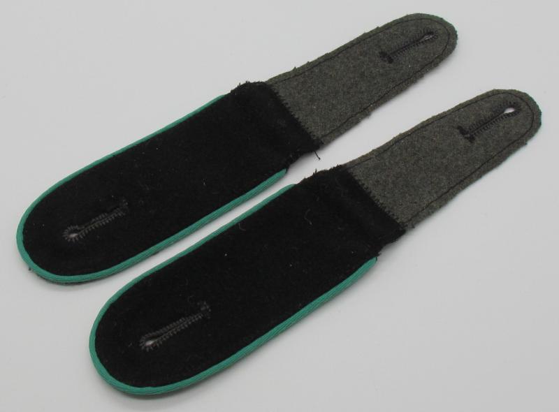 Waffen-SS mountain trooper ‘Gebirgsjäger’ EM/NCO Shoulder Boards