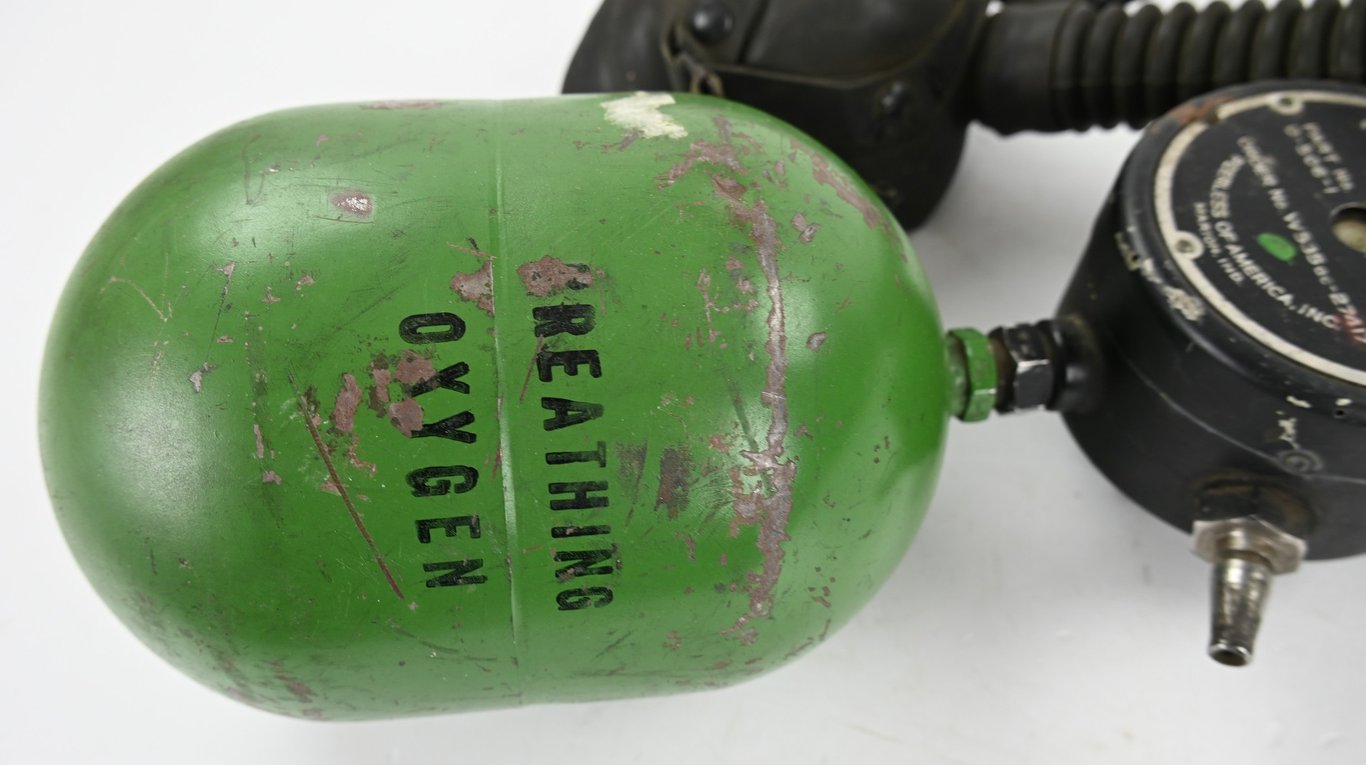 USAAF WW2 Oxygen Mask with Bottle