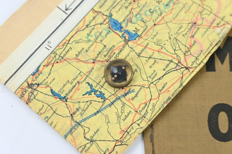 USAAF WW2 Escape Map set with Cover & Compas