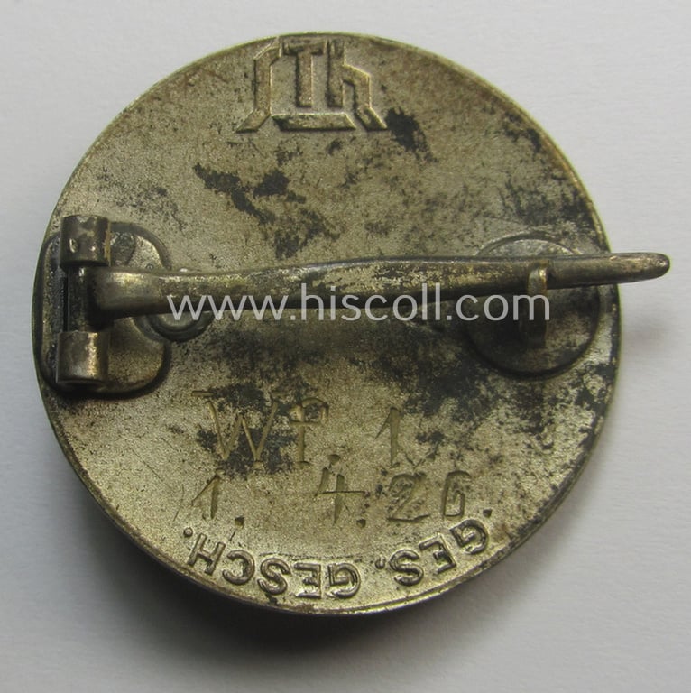 Enamelled lapel-pin: 'Der Stahlhelm' - Bund der Frontsoldaten (Sta) - Eintrittsabzeichen 1926' being a period-engraved example that comes in an overall very nicely preserved condition