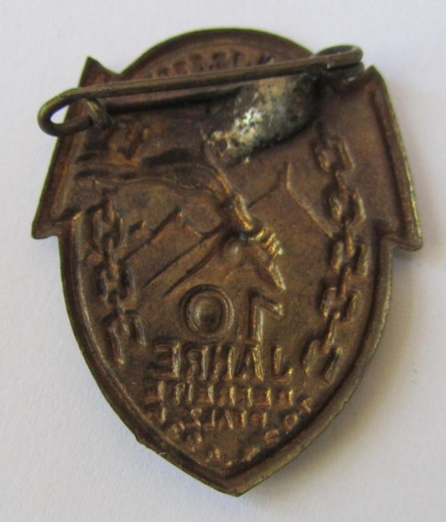 Attractive, so-called: N.S.D.A.P.-related 'tinnie' (ie. 'Tagungs- o. Veranstaltungsabzeichen'-) being a non-maker-marked example, showing the text: '10 Jahre befreite Pfalz - 9. Jan. - 12. Febr. - 1924 - 1934'