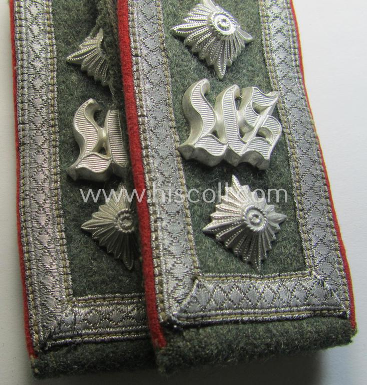 Attractive - and fully matching! - pair of WH (Heeres), early-war period- (ie. 'M40'/'M43'-pattern) 'cyphered', NCO-type shoulderstraps as was intended for usage by an: 'Oberwachtmeister u. Mitglied einer Art.-Uffz.-Schule'