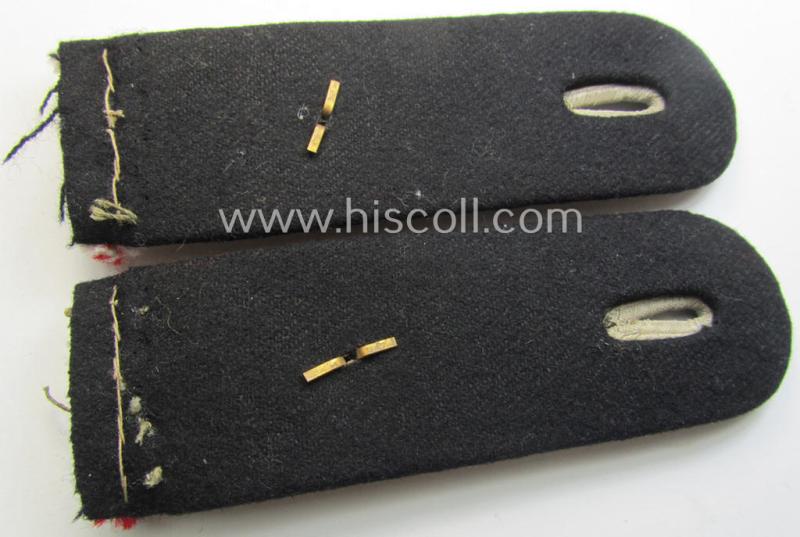 Pair of Waffen-SS, officers'-type shoulderboards 'Obersturmführer' ie.: 'Waffen-SS Fachführer'