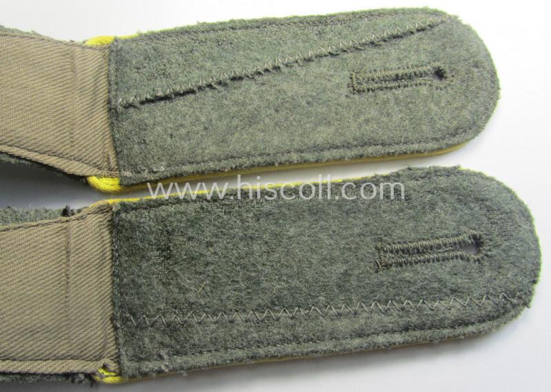 Pair of WH (Heeres) EM-type (ie. 'M40- o. M43'-pattern) shoulderstraps as was intended for usage by a: 'Soldat eines Heeres Nachrichten-Abtgs.'