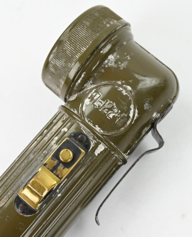 US WW2 TL-122 B Flashlight