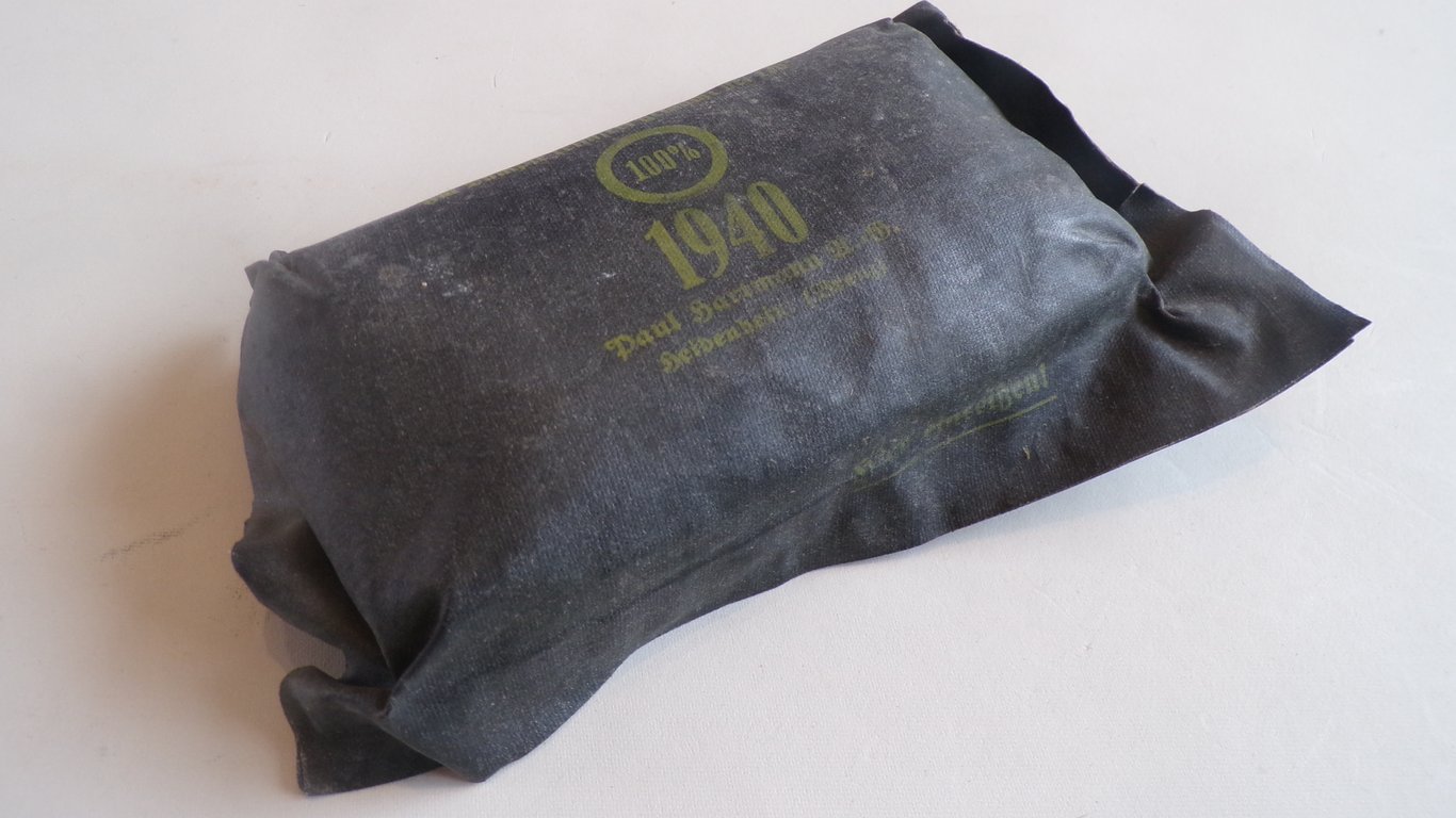 Verbandpäckchen (field dressing) 1940