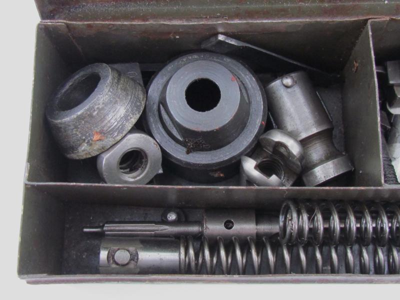 MG 34-42 Replacement Parts Box (Ersatzteilkasten) with Parts