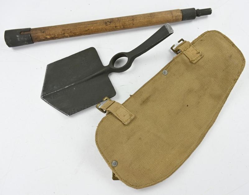 British WW2 Entrenching Tool in Pouch 1941