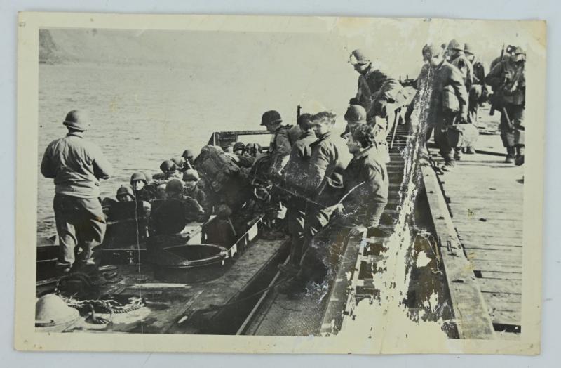 US WW2 Press Photo 'Embarkation US Troops'