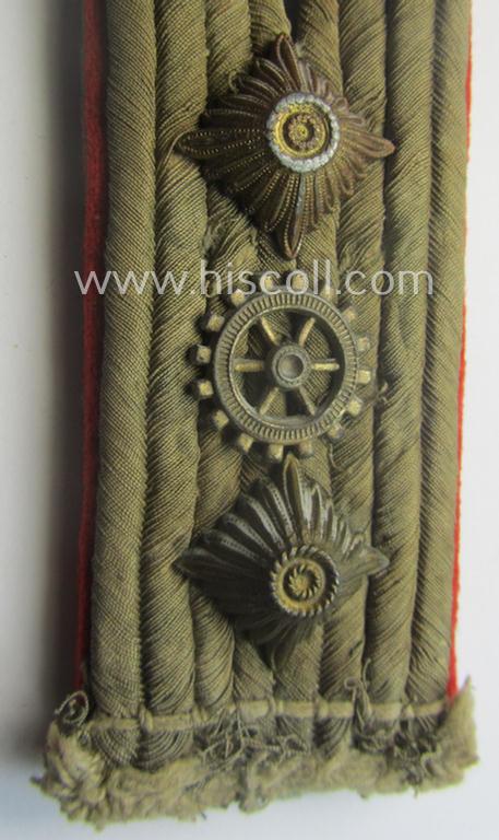 Single, WH (Heeres) neatly 'cyphered', officers-pattern shoulderboard as intended for a: 'Hauptmann der Reserve u. Feldingenieur des Heeres'