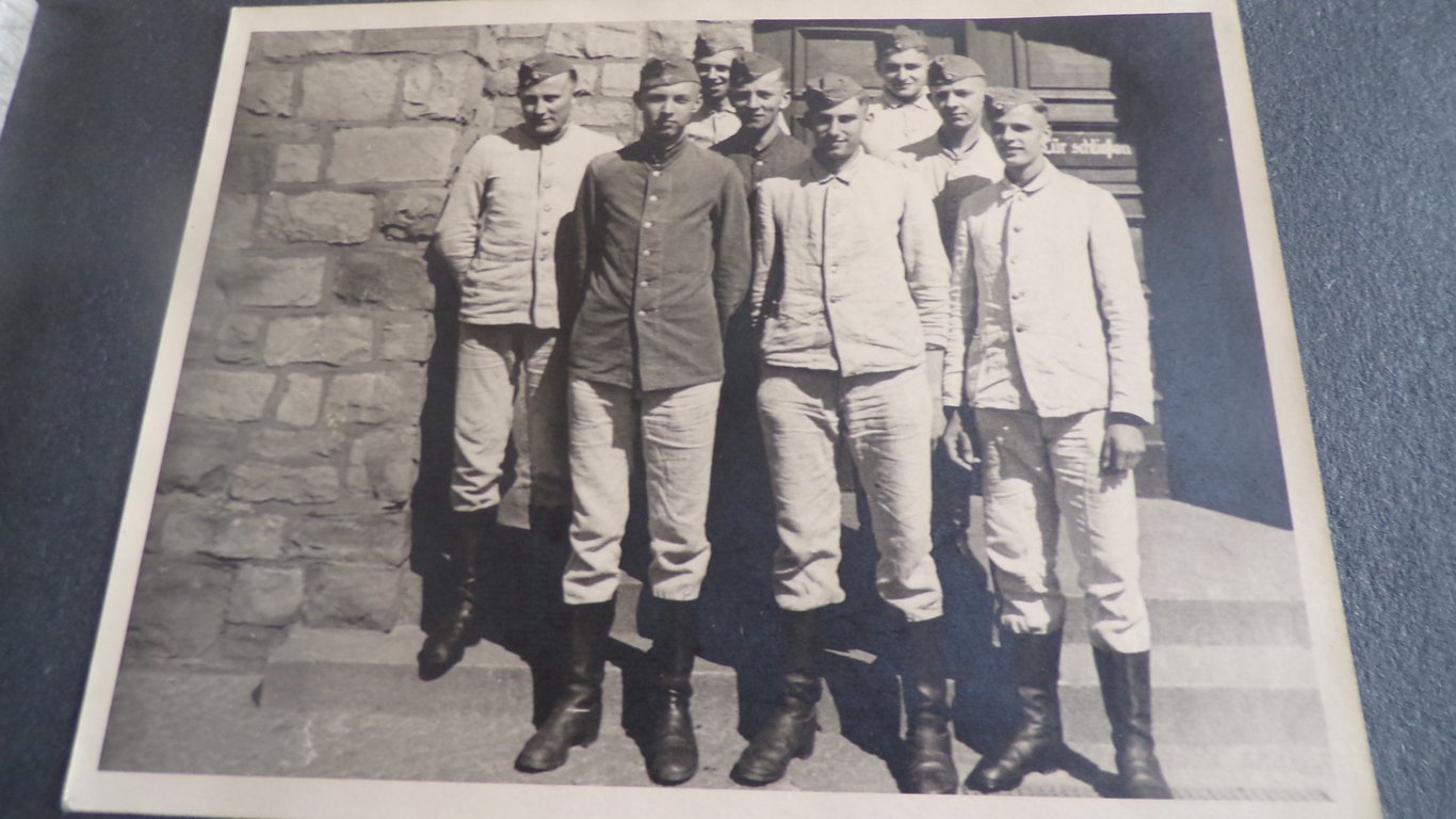 Large grouping of a Obergefr. 5.Inf Rgt 41 mot 2/3