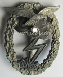 Luxuriously-styled, WH (LW) 'Erdkampfabzeichen' being a clearly maker-...