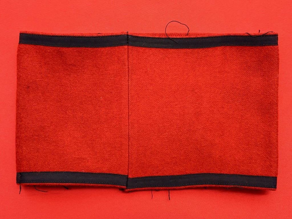 STUNNING GERMAN WWII THIRD REICH ORIGINAL ALLGEMEINE SS ARMBAND THICK RED WOOL WITH RZM SILK TAG INSIDE.ADDITIONAL PHOTOS