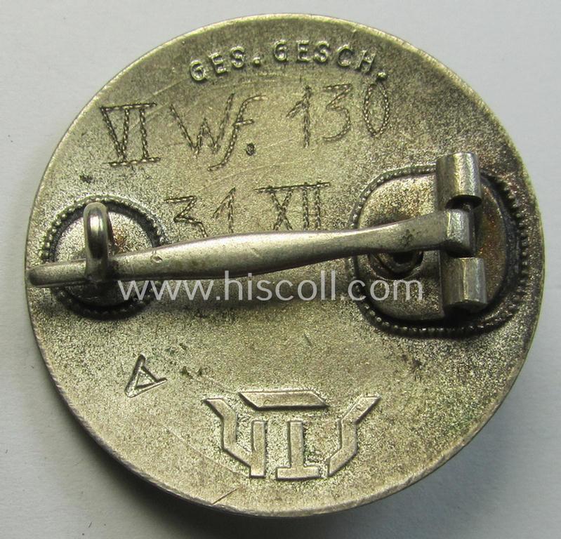 Superb, enamelled lapel-pin: 'Der Stahlhelm' - Bund der Frontsoldaten (Sta) - Eintrittsabzeichen 1932' being a nicely engraved (ie. 'XI Wf. 130 - 31 XII'-) example that comes in an overall very nice- (and/or fully undamaged!), condition