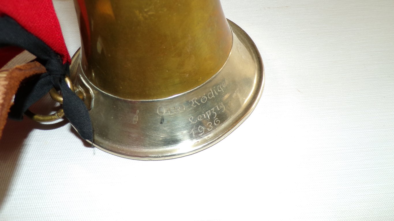 SA Signal Horn / Bugle with Multi-Layer Banner
