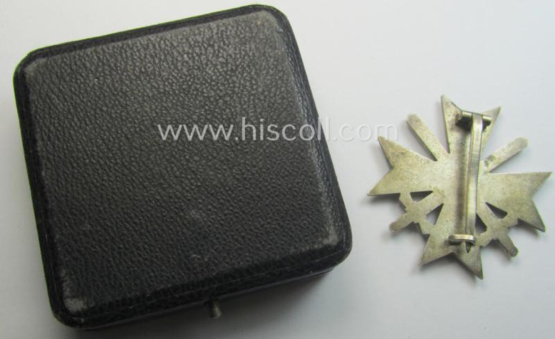 'KvK 1. Kl. mit Schwertern' in etui by: 'Kerbach & Oesterhelt'