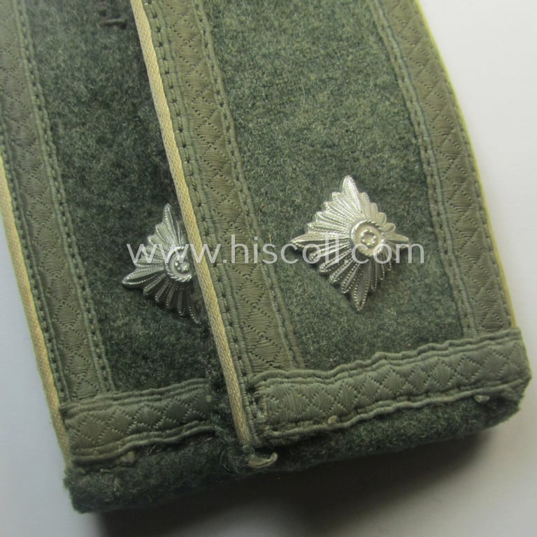 Pair of WH (Heeres) NCO-type (ie. 'M41- o. M43'-pattern) shoulderstraps: 'Feldwebel eines Infanterie-Rgts.'