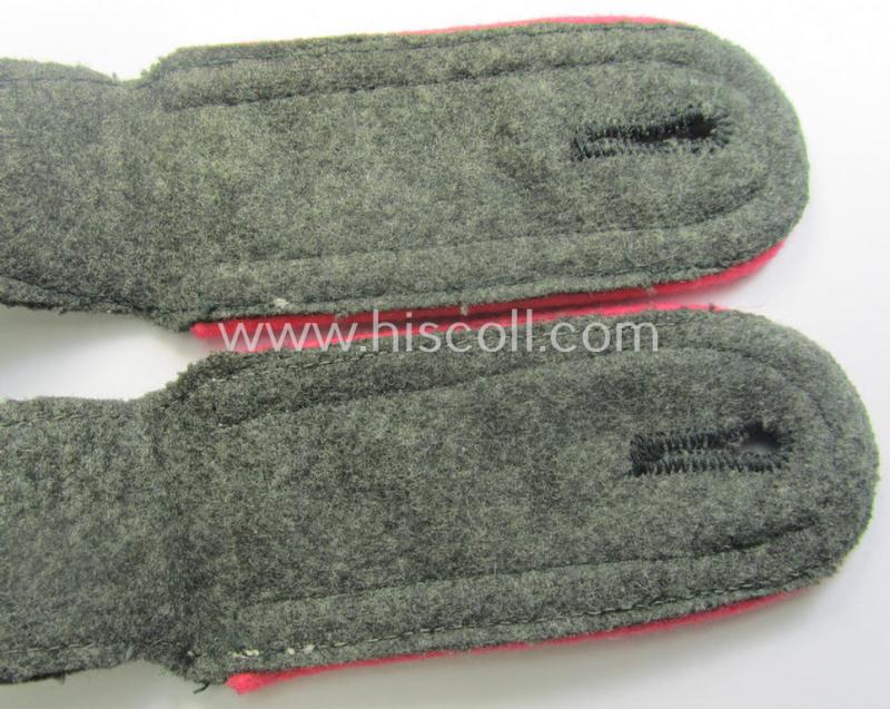 Pair of WH (Heeres), early-war period- (ie. 'M36'- ie. 'M40'-pattern and/or rounded-style) NCO-type shoulderstraps: 'Uffz. eines Panzer- o. Panzerjäger-Rgts. o. Abts.'