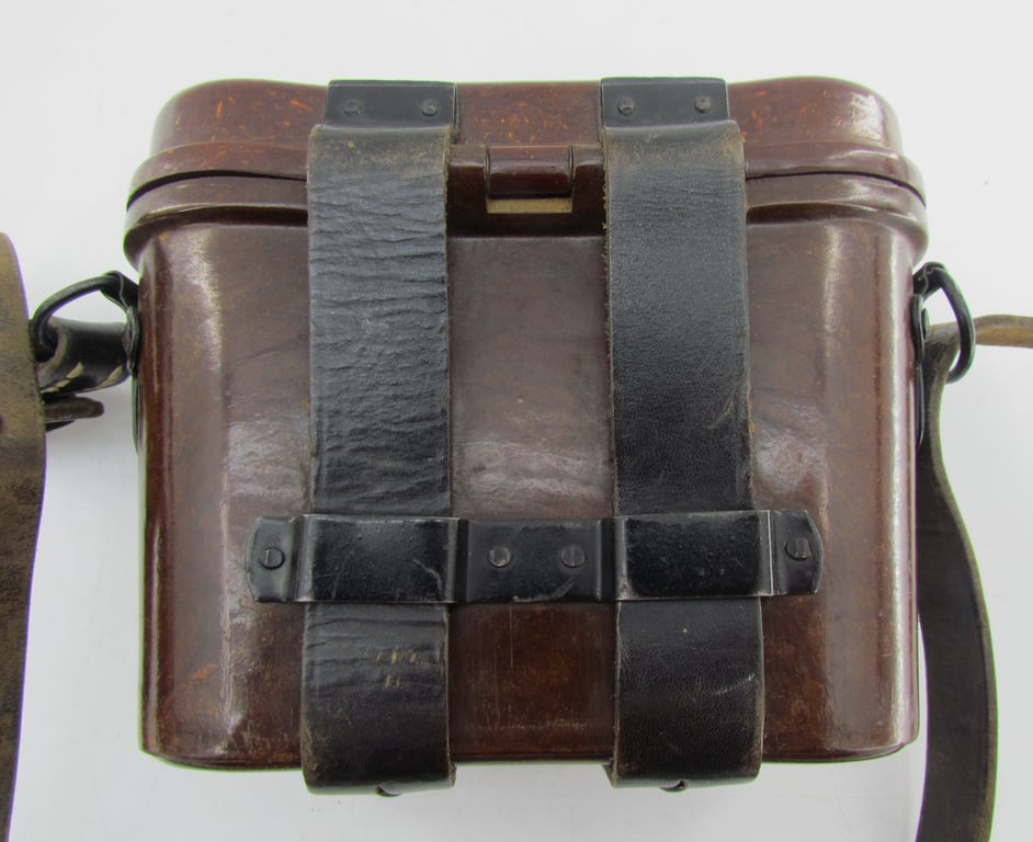 Red-Brown Bakelite 6x30 Dienstglas Case with original carrying strap