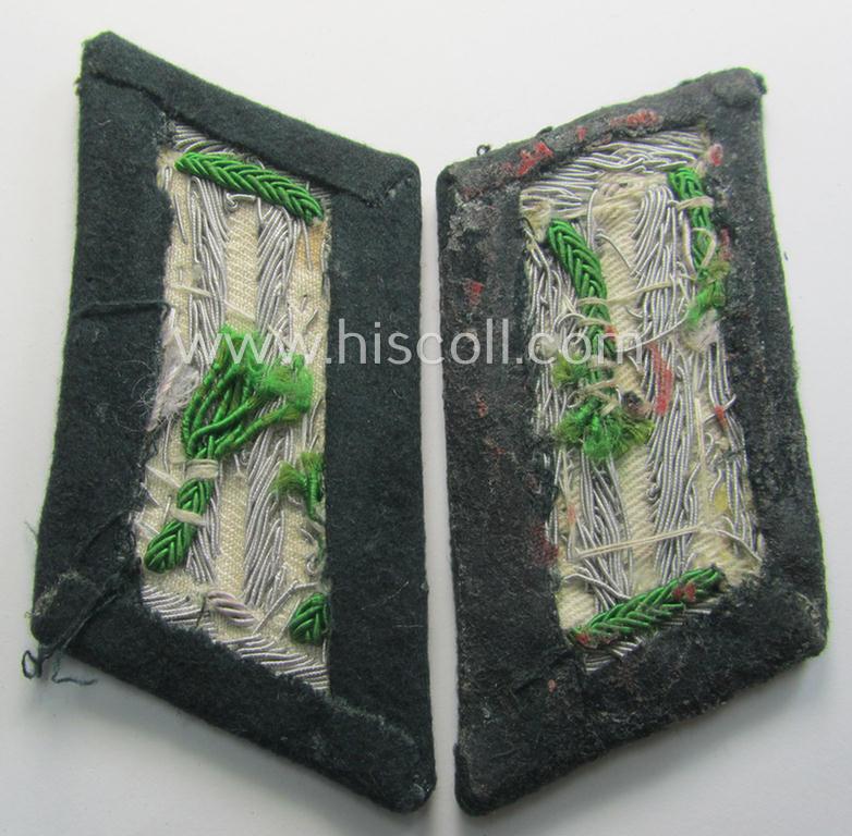 Superb - and fully matching! - pair of WH (Heeres) collar-tabs (ie. 'Kragenspiegel für Offiziere') as was piped in the bright-green-coloured branchcolour as was intended for usage by an: 'Offizier der Panzer-Grenadier-Truppen'