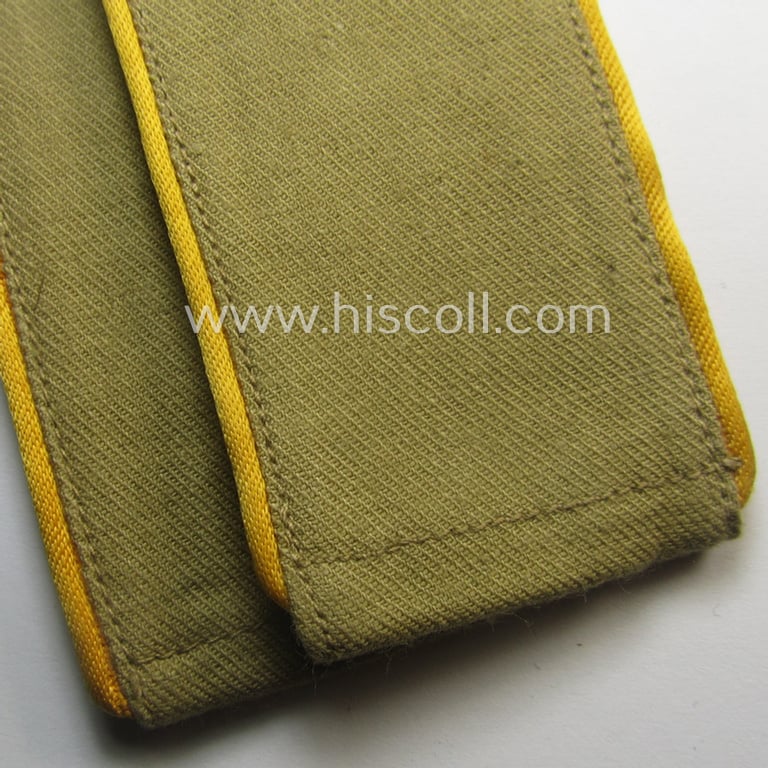 Pair of EM-type, WH (Luftwaffe) 'tropical-issue' shoulderstraps as was intended for usage by a: 'Soldat der Flieger- o. Fallschirmjäger-Trpn.'