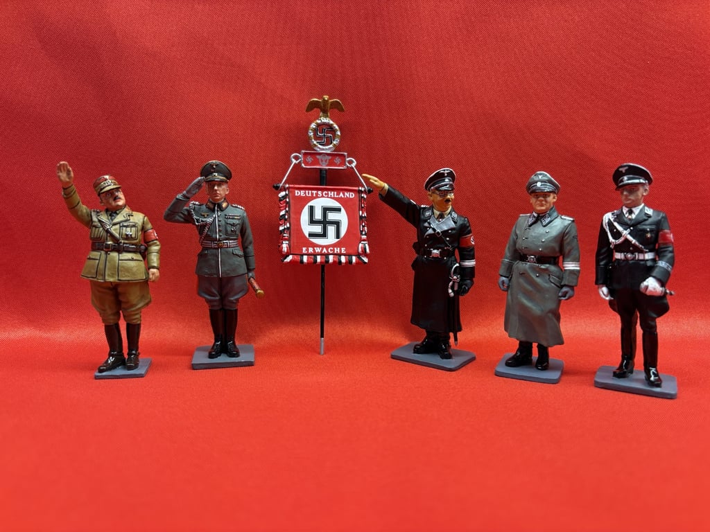 LEIBSTANDARTE SS ADOLF HITLER KING & COUNTRY FIGURE COLLECTION ADDITIONAL PHOTOS