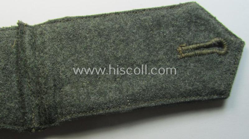 Single, WH (Kriegsmarine) 'cyphered' EM-type shoulderstrap: 'Soldat eines Küsten-Artillerie-Rgts. o. Abtlgs.'