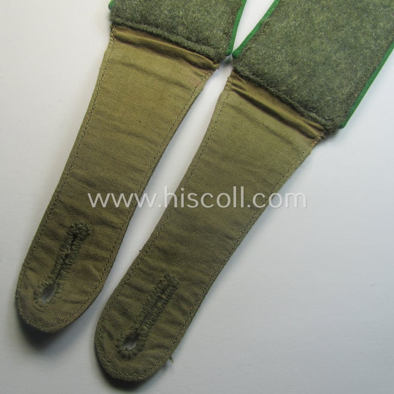 Superb - and with certainty very rarely encountered! - pair of WH (Heeres) 'tropical' (ie. truly 'DAK'-related!) EM-type shoulderstraps as was intended for a: 'Soldat der Jäger-Trpn.'