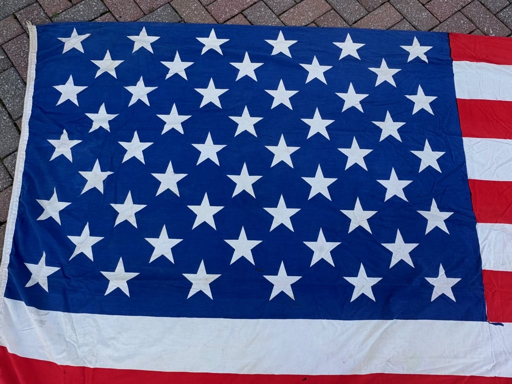 AUTHENTIC ORIGINAL JFK ELECTION PRINTED CAMPAIGN JFK 50-STAR FLAG 1960 FROM THE STATE OF WEST VIRGINIA AND USED ADDITIONAL PHOTOS