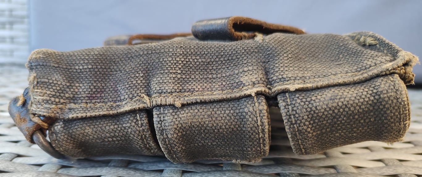 Original mid war MP40 canvas pouch (left hand side)