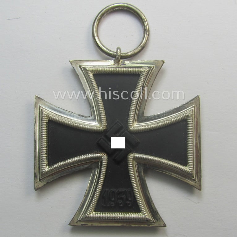 'Eisernes Kreuz II. Klasse' being a (typical) non-maker-marked example by a (by me) unidentified maker (ie. 'Hersteller')