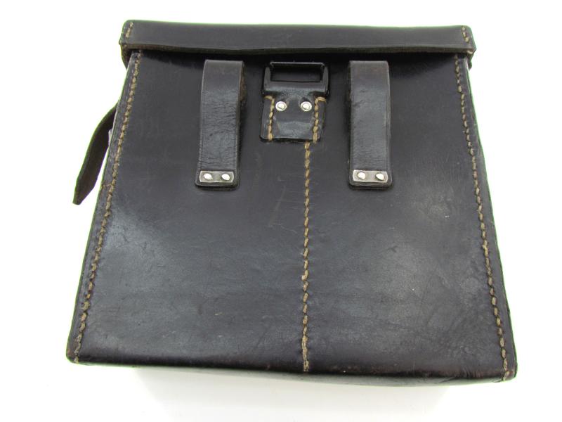 Wehrmacht Brustmikrofon 33 in Original Pouch