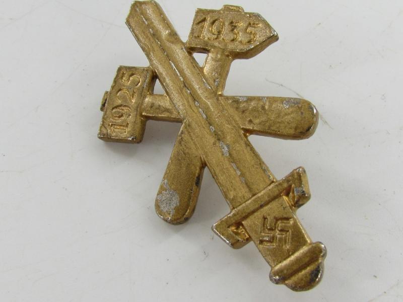 Scarce 1935 Nazi Day Gau Essen 10 Year Commemorative Badge