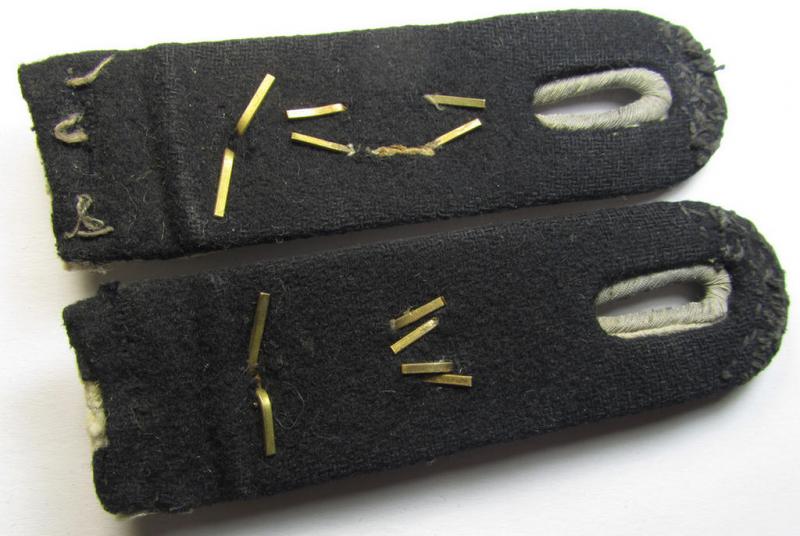 Truly used - and fully matching! - pair of WH (Heeres) neatly 'cyphered', officers'-type shoulderboards as piped in the black-coloured branchcolour as was intended for usage by an: 'Oberleutnant des Gebirgs-Pionier-Bataillons 99'