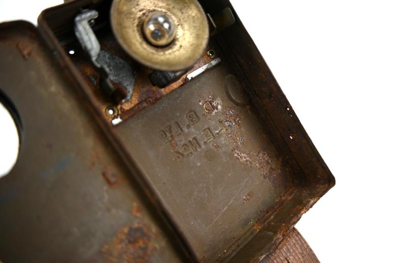 British WW2 L.E. No.4 Flashlight