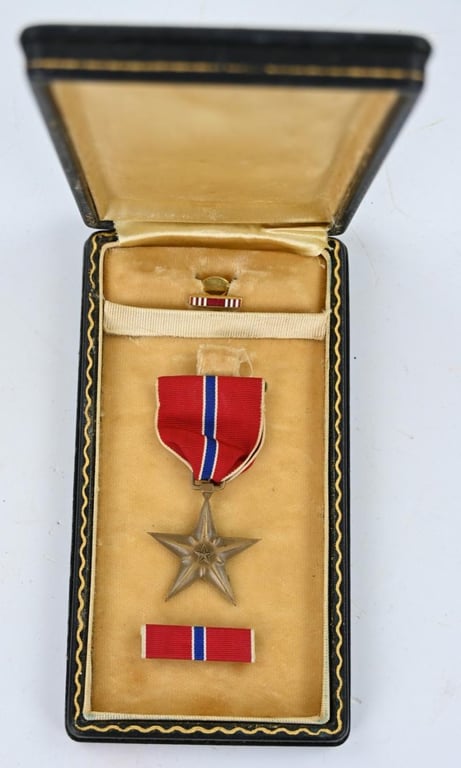US WW2 Bronze Star set in Case